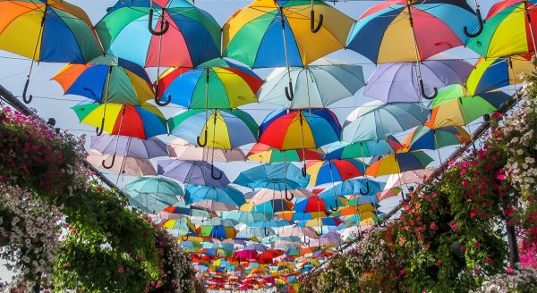 dubai-miracle-garden-umbrella-passage